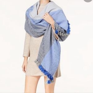 VINCE CAMUTO 2 TONES large Tassel acrylic scarf